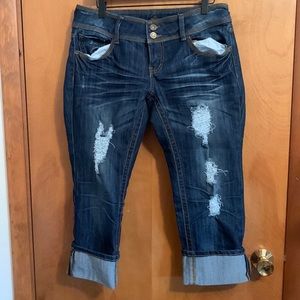 Almost Famous cuffed capris size 11